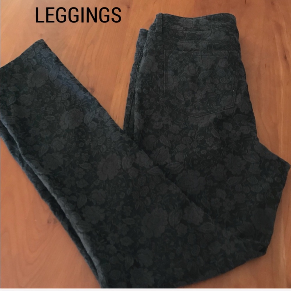 As new. NYDJ Black Leggings w/ Cheetah like print